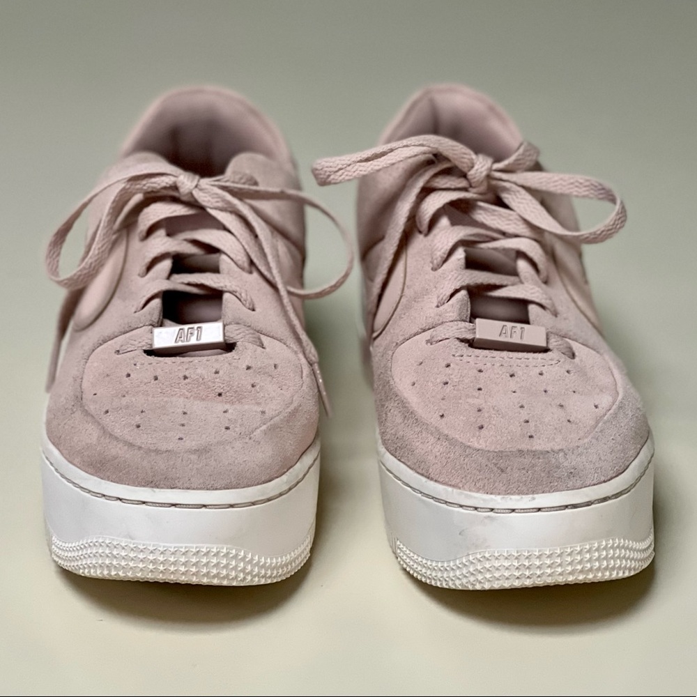 Nike Air Force 1 Women’s Sage Low Pink Suede Sneaker, Size 9